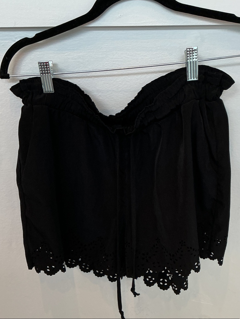 RD Style Black Off-Shoulder Eyelet Hem Camisole